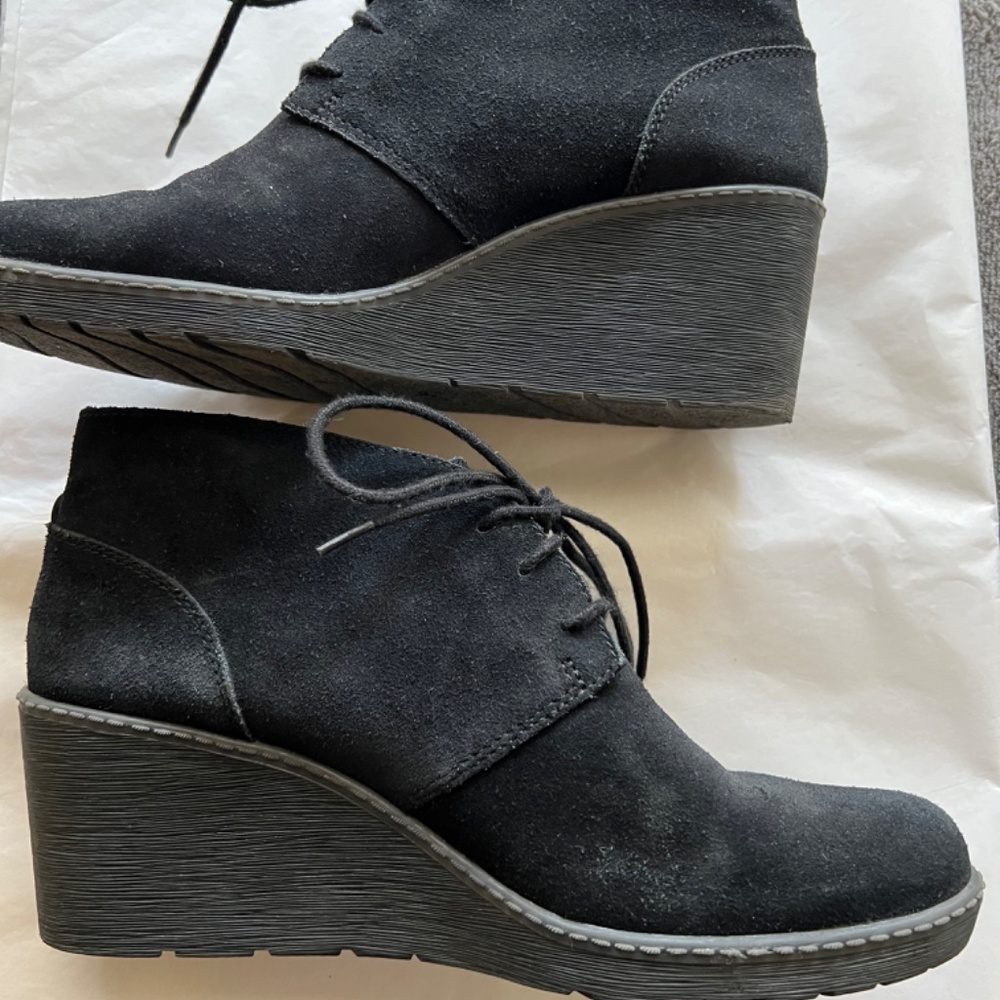 Clarks Collection - Picture 3 of 5